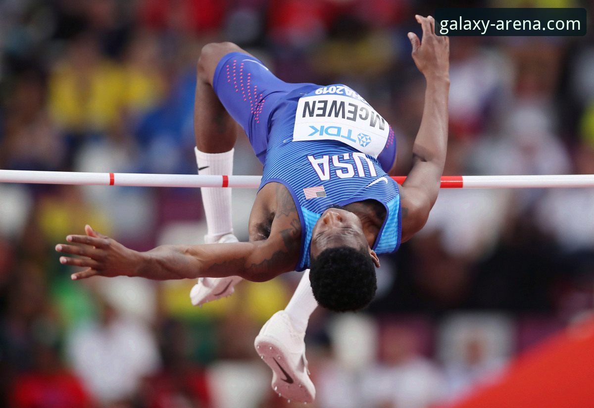 当全球体育迷的目光聚焦于加州沙漠，期待被誉为“第五大满贯”的印第安维尔斯网球公开赛拉开帷幕时，一场始料未及的赛场外“危机”正悄然上演。多位顶尖男子网球选手因中东空域关闭而滞留迪拜，能否准时参赛成为巨大悬念。这一突发事件，不仅考验着赛事组织者和球员的应变能力，也为广大观众如何第一时间获取动态、深度理解赛事走向提出了新课题。作为行业观察者，我们注意到，在信息碎片化的时代，专业体育平台的价值正从单纯的直播观看，向提供实时动态、深度分析和全景式赛事体验演进。例如，资深网球迷王叔就向我们反馈，他正是通过星空体育App最新版本，在纷繁的信息流中精准捕捉到了梅德维德夫滞留的独家采访视频和ATP的应急路线图，从而对赛事前景有了更立体的判断。